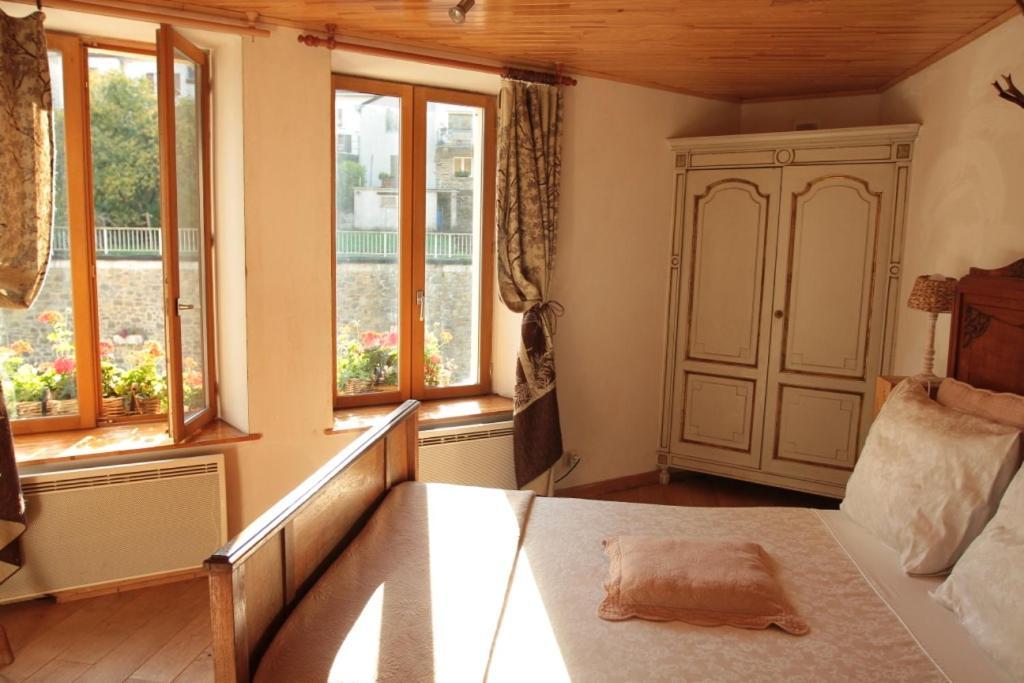 Golden Lion Bed & Breakfast Bouillon Exterior photo